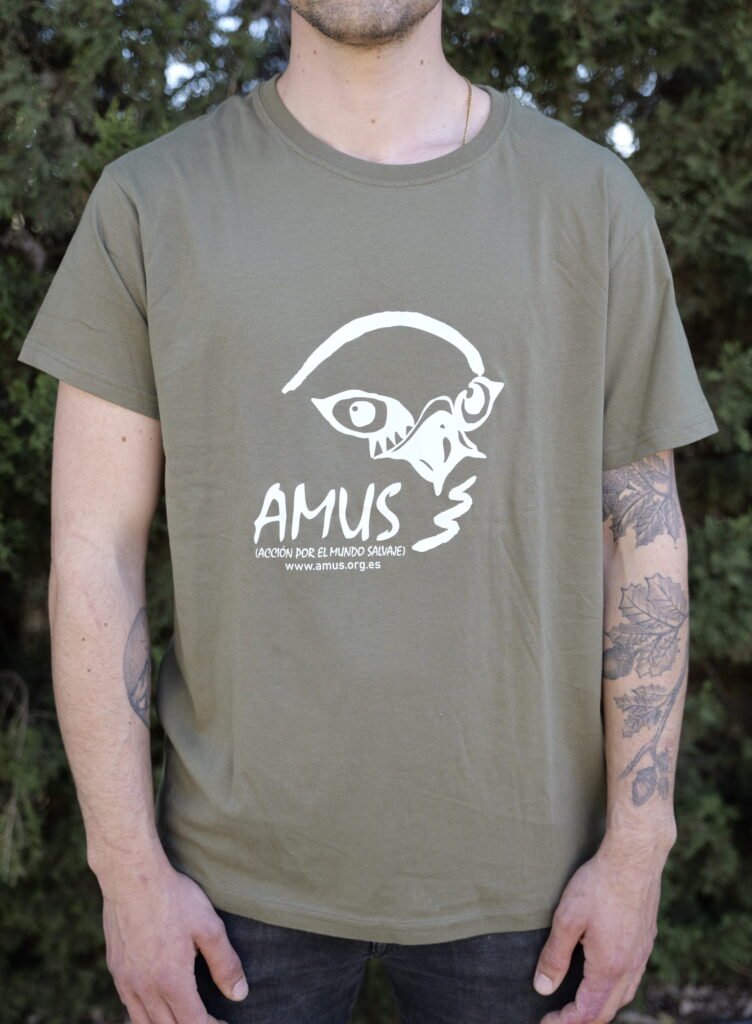 Camiseta Logo Verde Militar/Blanco AMUS